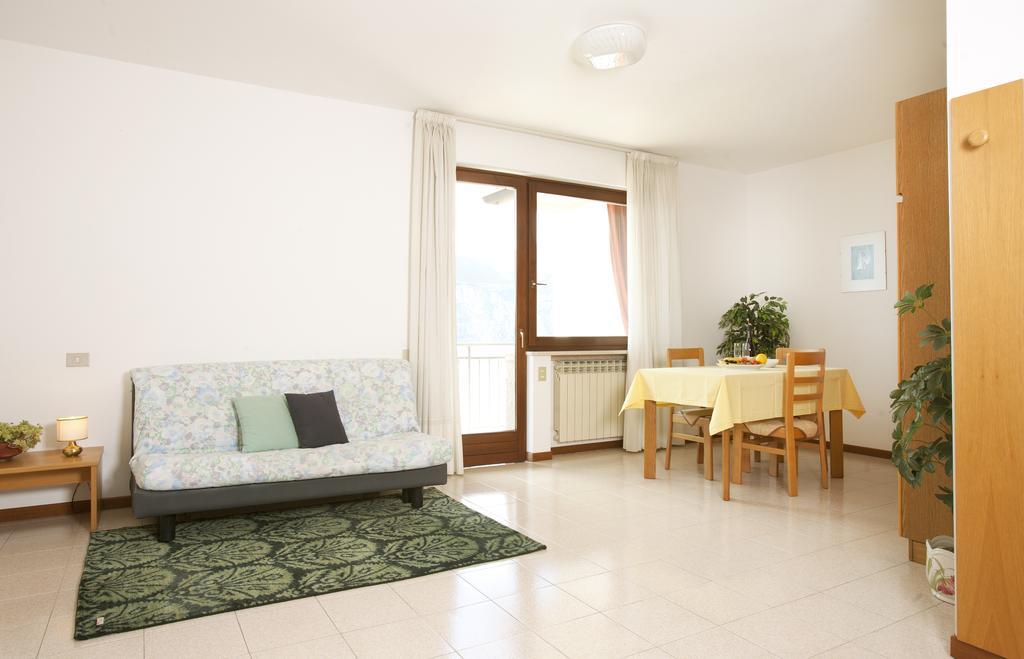 Residence Le Balze Malcesine Room photo